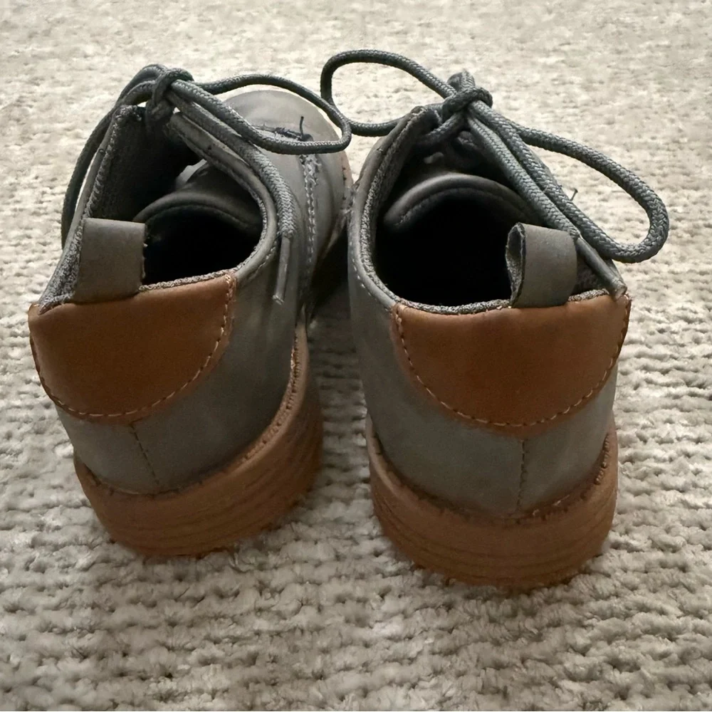 OshKosh B’gosh Gray Dress Shoes‎ Boys Size 8 Leather Look Casual Oxford